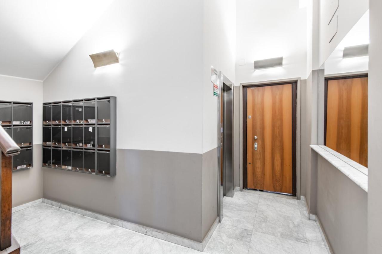 Easylife - Coccole E Comfort - Bilocale Caldo Ed Accogliente A Due Passi Dai Navigli E Metro Verde Milan Bagian luar foto